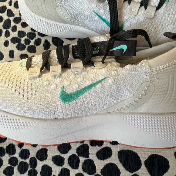 NIKE react - Picture 3 of 8